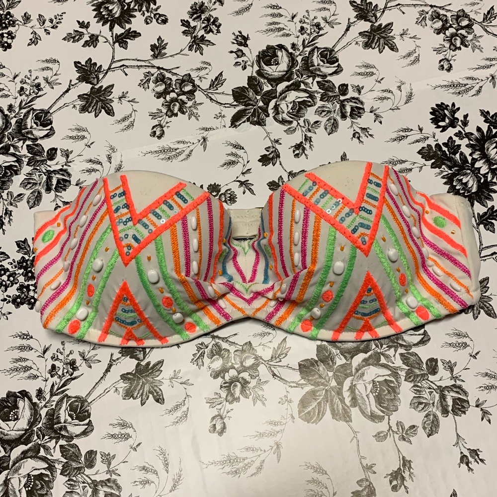 Victoria’s Secret Strapless 32C Bathing Suit Top